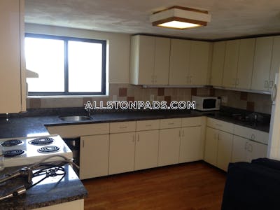 Allston Excellent 3 Beds 2 Baths on Comm Ave Boston - $4,200 No Fee
