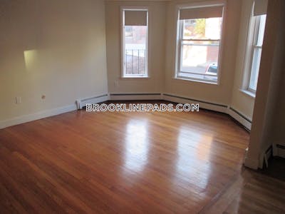 Brookline Apartment for rent 2 Bedrooms 1 Bath  Beaconsfield - $3,445 No Fee