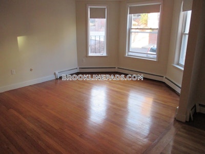 Brookline Apartment for rent 2 Bedrooms 1 Bath  Beaconsfield - $3,465 No Fee