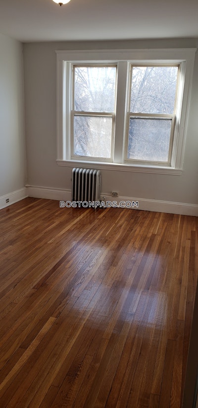 Brookline 4 Beds 1.5 Baths Brookline  Boston University - $6,800