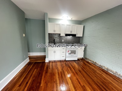 Fenway/kenmore Recently Updated 2 Beds 1 Bath on Park Dr in Boston Boston - $3,595 No Fee