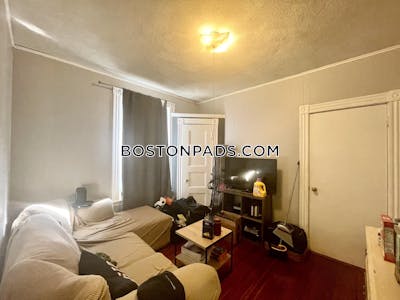 Brookline 2 Bed 1 Bath BROOKLINE- BROOKLINE VILLAGE $2,700  Brookline Village - $2,700 No Fee