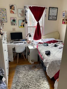 Brookline 4 Bed 2 Bath BROOKLINE- BOSTON UNIVERSITY $5,200 Boston University - $5,500 50% Fee