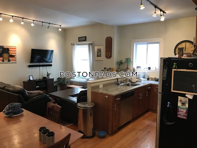 Somerville 3 Beds 1 Bath  Winter Hill - $3,600