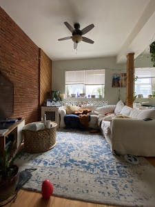 Somerville Unique 2BD/1BA Apartment  Spring Hill - $3,575