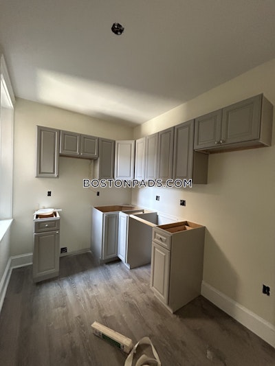 Brookline 1 Bed 1 Bath  Coolidge Corner - $2,700 No Fee
