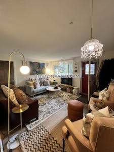 Cambridge 2 Beds 1 Bath  Mt. Auburn/brattle/ Fresh Pond - $3,600