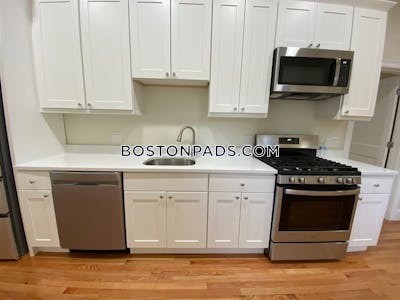 Brookline 4 Bed 4 Bath BROOKLINE- COOLIDGE CORNER $6,900 Coolidge Corner - $6,700 No Fee