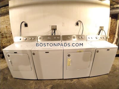 East Boston 3 Bed, 1 Bath Unit Boston - $3,410 50% Fee