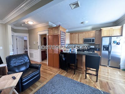 South Boston Modern 2 Bed 1 Bath on West 8th St in South Boston Boston - $3,500