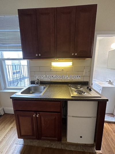 Mission Hill Studio, 1 Bath Unit Boston - $1,750 No Fee