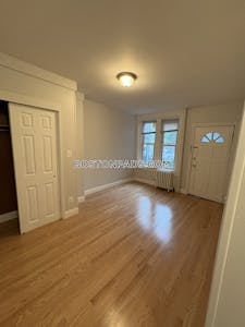 Brookline 0 Bed 1 Bath BROOKLINE- COOLIDGE CORNER $1,900 Coolidge Corner - $1,900