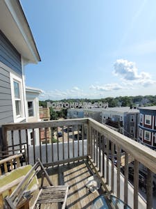 Dorchester Renovated 3 bed 1 bath available 9/1 on Rowell St in Dorchester! Boston - $3,350 50% Fee