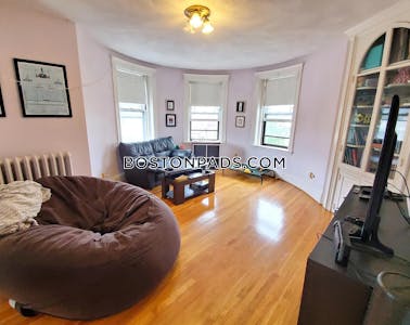Cambridge 2 Bed 1 Bath CAMBRIDGE  Porter Square - $3,600