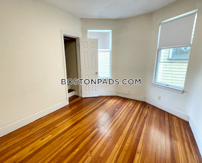Dorchester SPACIOUS 3 bed 1 bath available NOW on Edison Green in Dorchester! Boston - $3,300