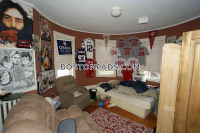 Brighton 3 Bed, 1 Bath Unit Boston - $3,500