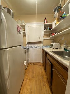 Allston Studio, 1 Bath Unit Boston - $2,000 No Fee
