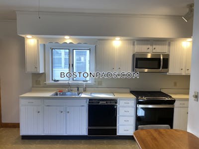 Somerville 5 Beds 2 Baths  Tufts - $9,000
