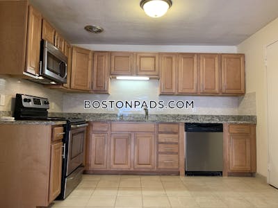 Brookline 2 Bed 1 Bath BROOKLINE- BOSTON UNIVERSITY $3,300  Boston University - $3,400 No Fee