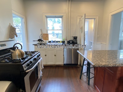 Somerville 5 Beds 1 Bath  Tufts - $5,500