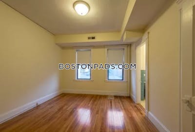 Brookline 4 Bed 2 Bath BROOKLINE- BOSTON UNIVERSITY $5,200  Boston University - $5,200 No Fee