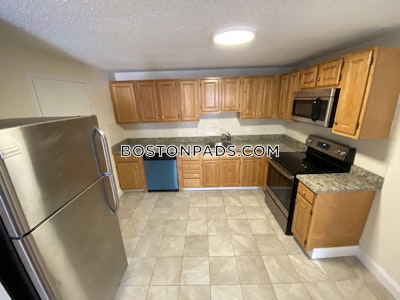 Brookline 2 Beds 1 Bath  Boston University - $3,400 No Fee