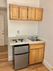 Brookline 0 Bed 1 Bath BROOKLINE- BOSTON UNIVERSITY $2,045  Boston University - $2,095 No Fee