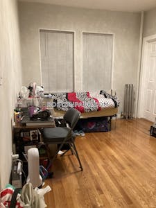 Northeastern/symphony Studio 1 Bath Boston - $2,350 50% Fee