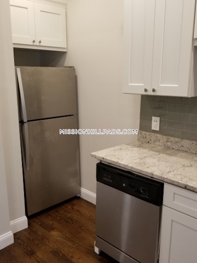 Roxbury Apartment for rent 4 Bedrooms 1 Bath Boston - $3,850 50% Fee