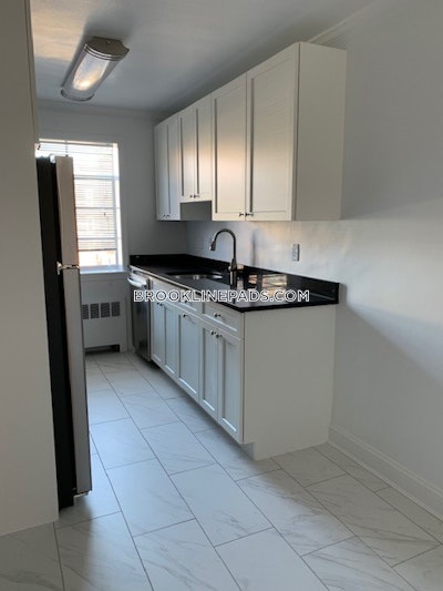 Brookline 2 Beds Brookline  Coolidge Corner - $3,895 No Fee