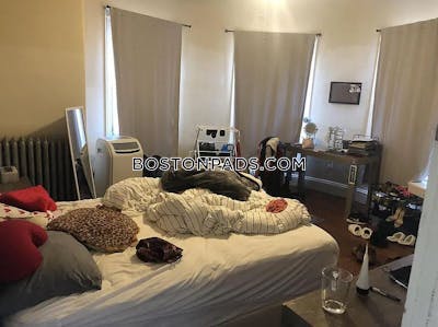 Mission Hill 5 Beds 2 Baths Boston - $7,795 50% Fee