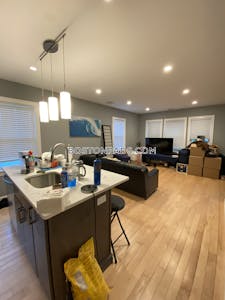Fort Hill Apartment for rent 3 Bedrooms 1 Bath Boston - $4,200