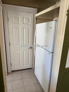 Somerville Studio  baths in SOMERVILLE  Davis Square - $3,200