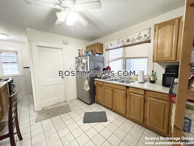 Dorchester 3 Beds 1 Bath Boston - $2,800