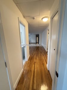 Everett 1.5 bedroom 1 baths in EVERETT - $2,250 No Fee