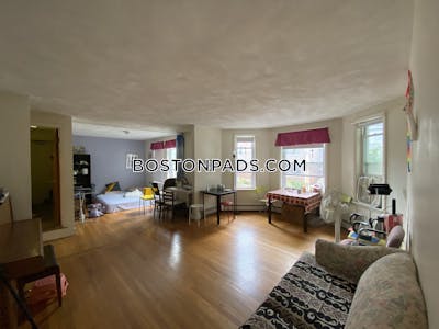 Brookline Apartment for rent 2 Bedrooms 1 Bath  Beaconsfield - $3,475 No Fee