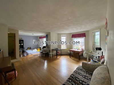 Brookline Apartment for rent 2 Bedrooms 1 Bath  Beaconsfield - $3,475 No Fee